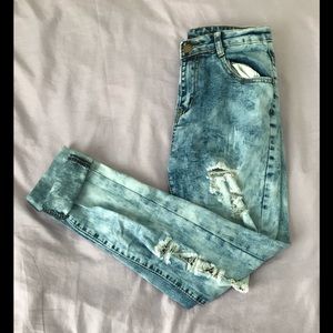 Mid-rise ripped jeans